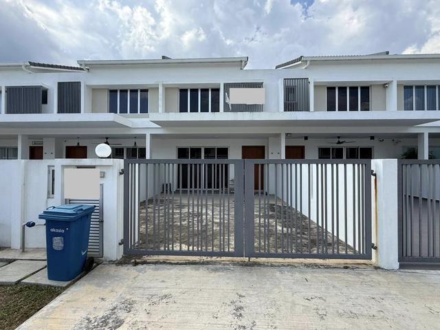 Terraced House for sale in Tanjong Sepat, Selangor