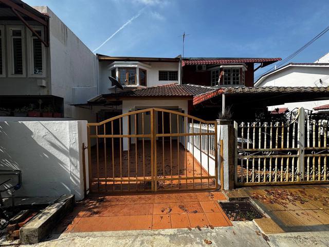 Terraced House for sale in Langat, Selangor