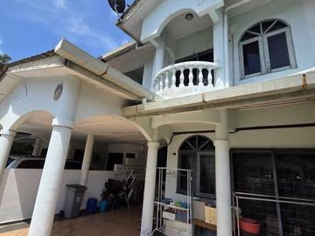 Terraced House for sale in Malaka