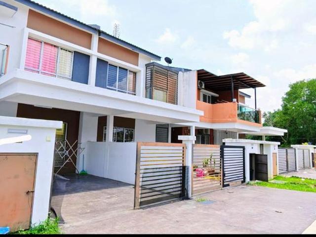 Terraced House for sale in Tanjong Sepat, Selangor