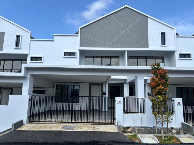 Terraced House for rent in Malaka