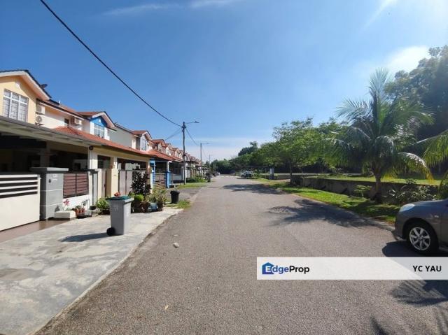 House for sale in Malaka