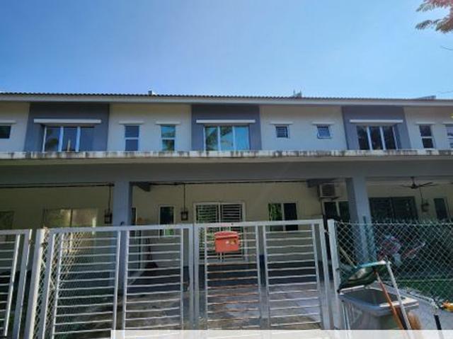 House for sale in Malaka