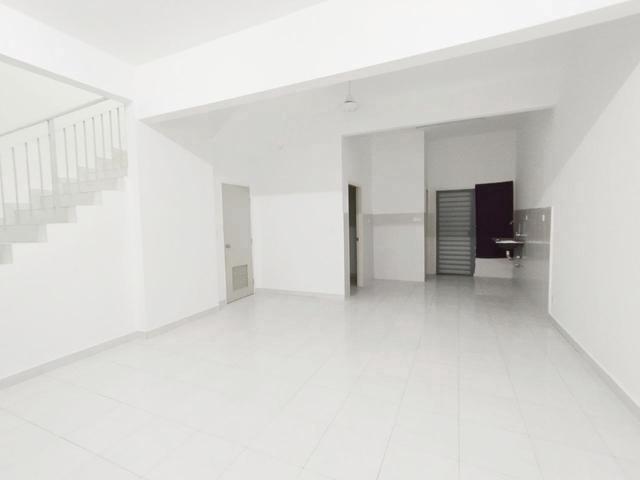Terraced House for sale in Saujana