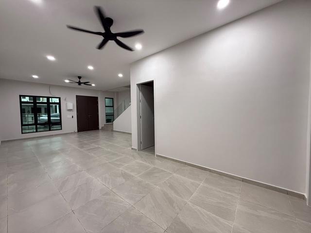 Terraced House for rent in Malaka