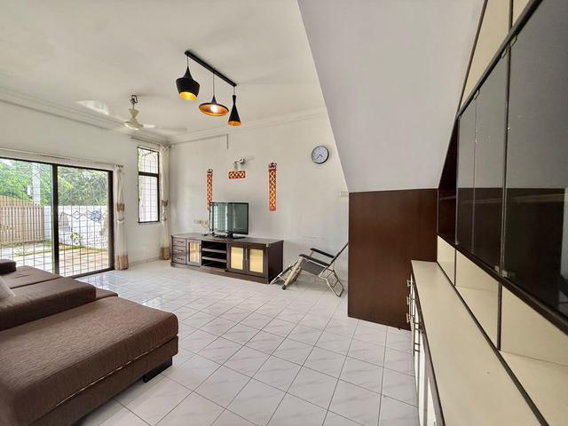 Terraced House for rent in Malaka