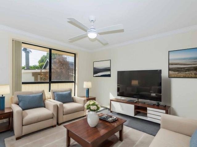 Townhouse for rent in Lake Illawarra, Shellharbour City Council