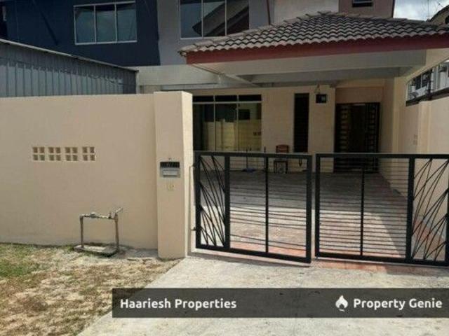 Townhouse for rent in IOI Palm Villa Golf & Country Resort, Kulai