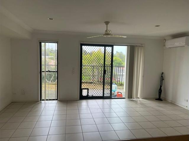Townhouse for rent in Fernbrook, Queensland