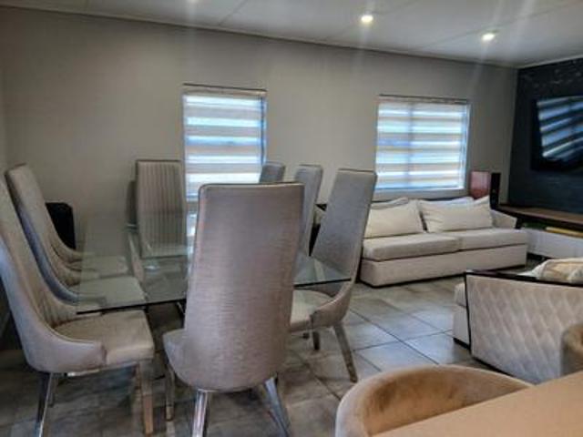 Townhouse for sale in Waterkloof, Gauteng