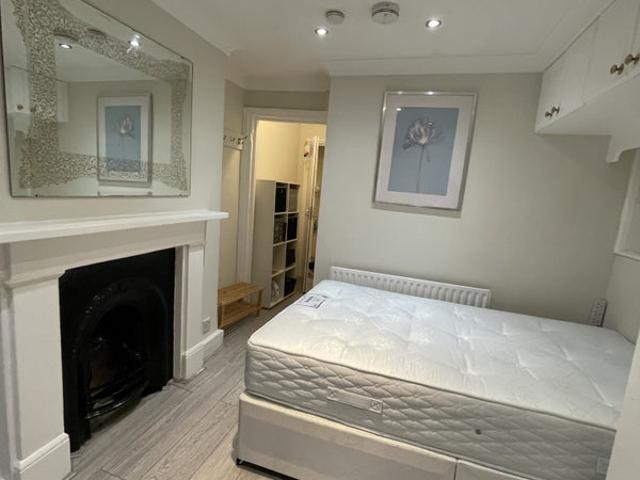 Studio for rent in Shepherd's Bush, Greater London