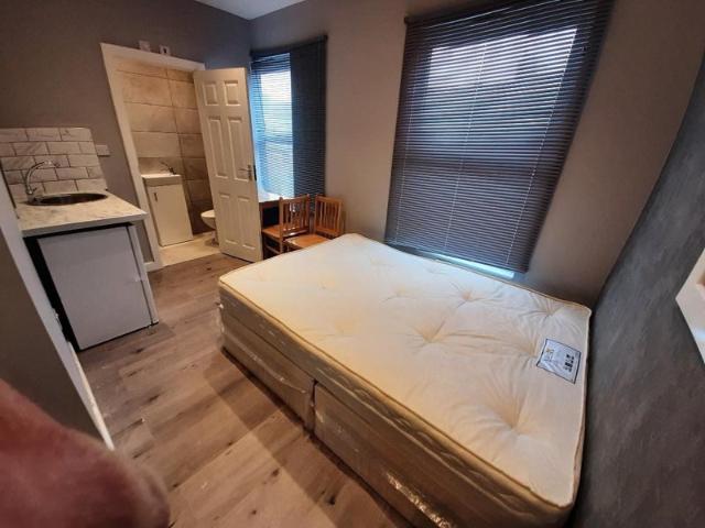 Studio for rent in London Borough of Ealing, Hanwell
