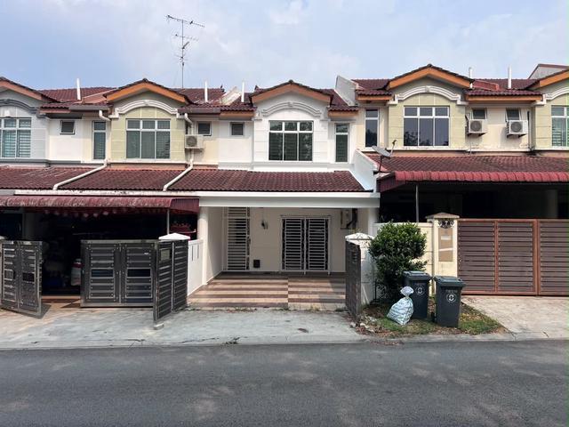 Terraced House for sale in Ulu Tiram, Johor