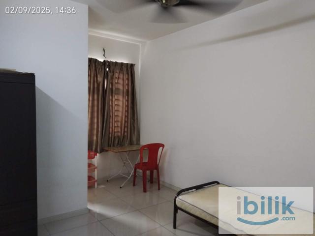 Room for rent in Petaling, Alam Impian