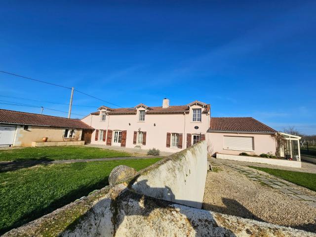 Maison vente à Doué-la-fontaine