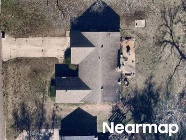House for sale in Shawnee, Pottawatomie County