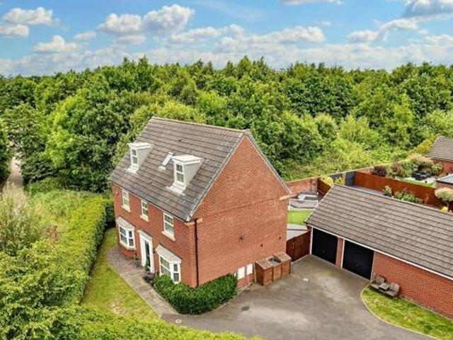 House for sale in Widnes, Liverpool City Region