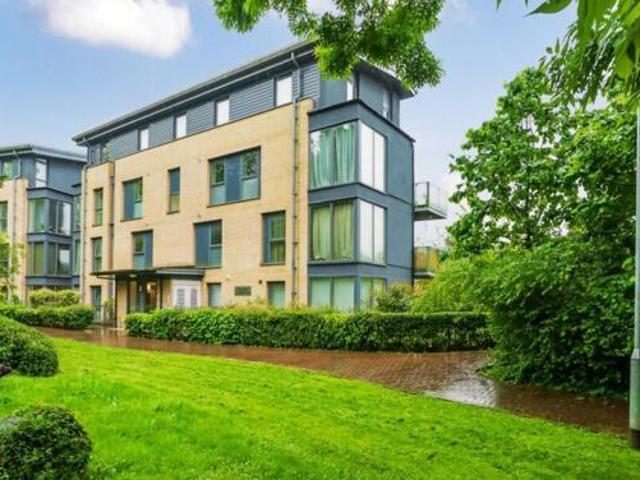 House for sale in Little Stanmore, Greater London