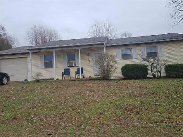 House for sale in Bloomfield, Indiana