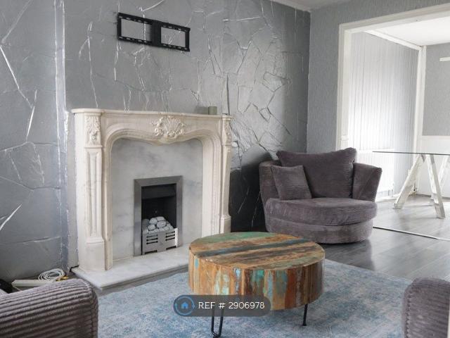 House for rent in Cabbage Hall, Calderstones