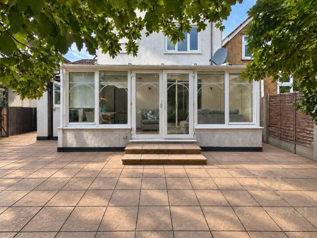 Room for rent in Royal Borough of Kingston upon Thames, Greater London