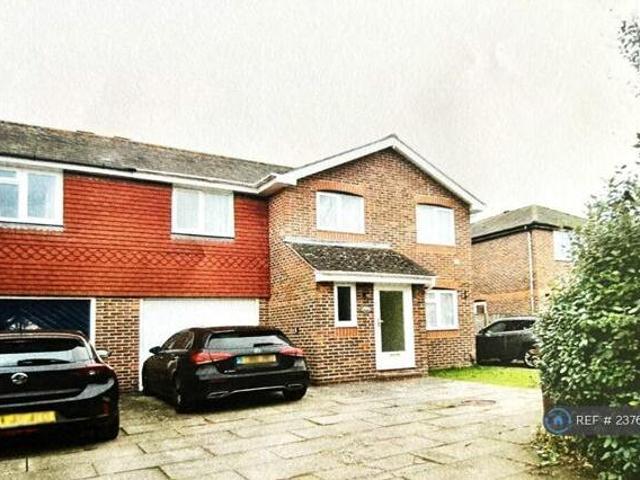 House for rent in Brook Street, Bourne Vale