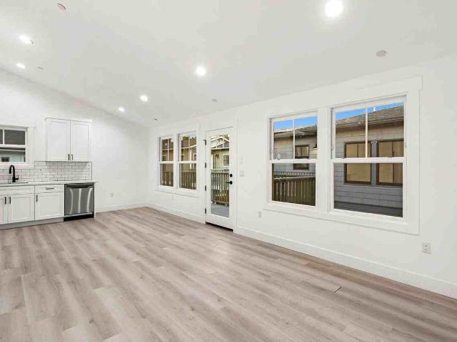 Apartment for rent in Canoga Park, California