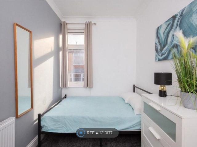 Room for rent in Higher Broughton, Salford
