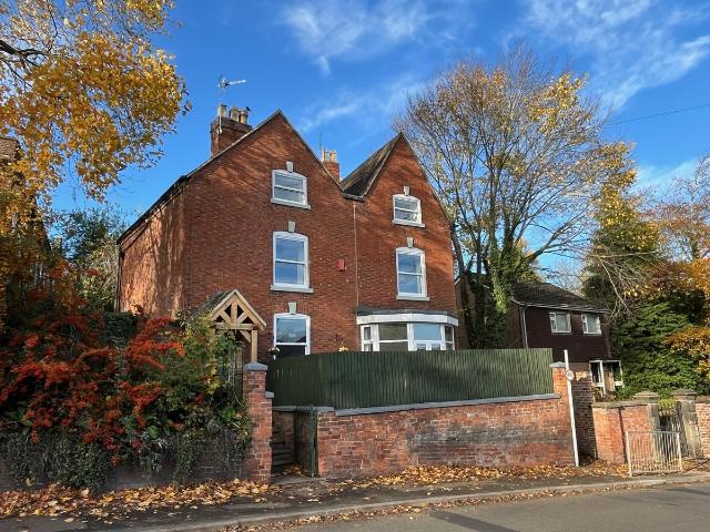 Apartment for rent in The Wharf, Beamhurst