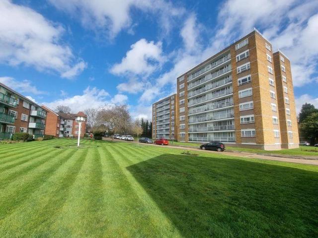 House for rent in Hatch End, Greater London