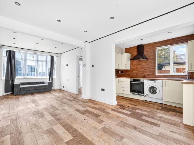 House for rent in London Borough of Redbridge, Greater London