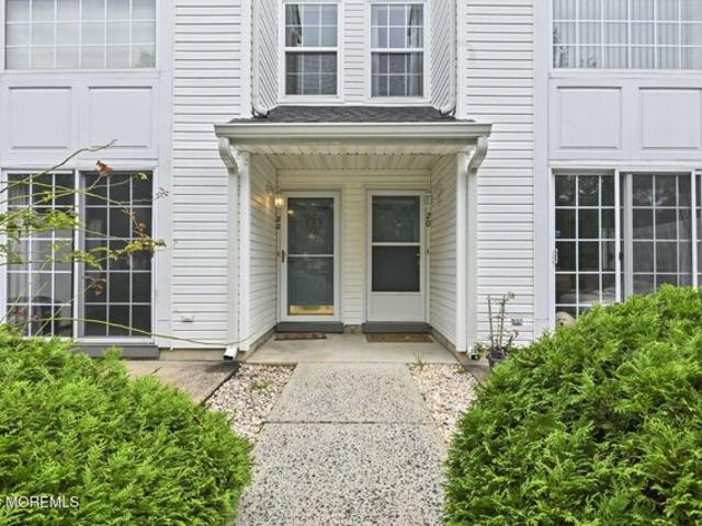 House for sale in Wileys Corners, Tinton Falls