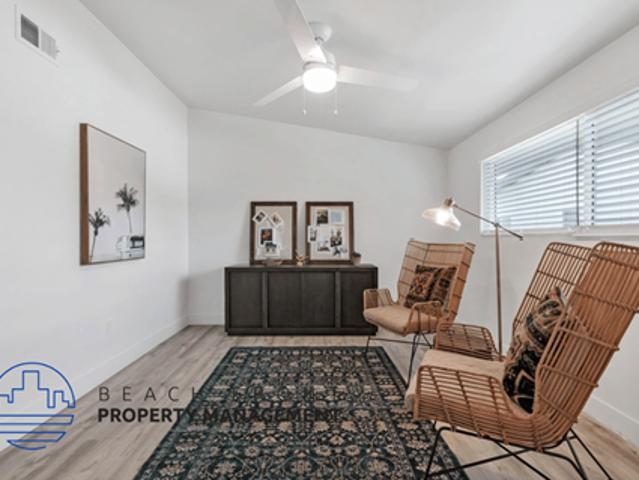Apartment for rent in Newport Beach