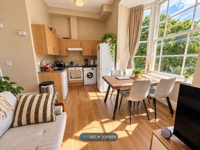 Apartment for rent in Spike Island, Bristol