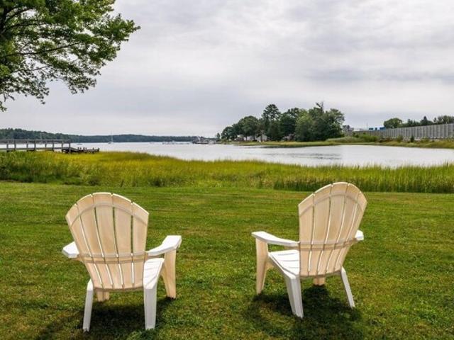 House for sale in Dover, Strafford County