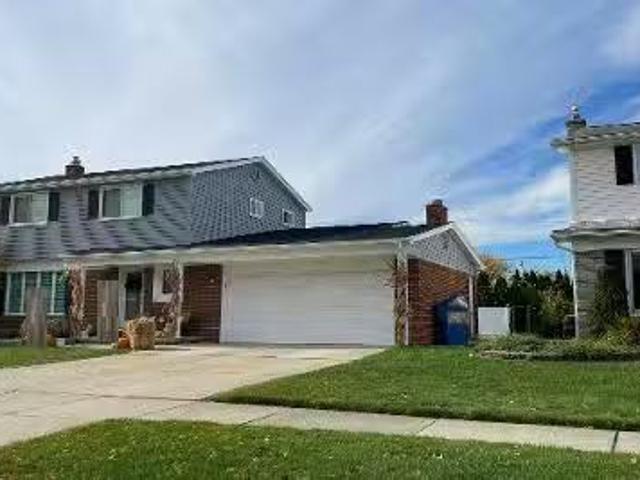 House for sale in Dearborn Heights