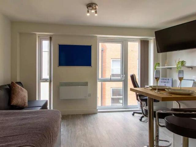 Studio for rent in St Matthew's, Old Wharf