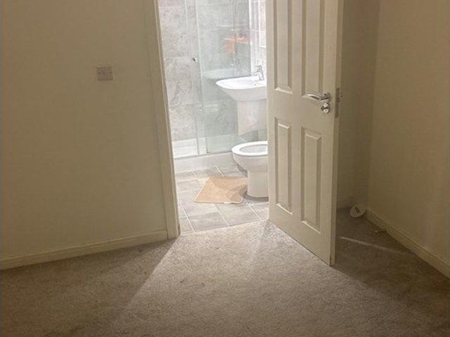 Room for rent in West Thurrock, Essex