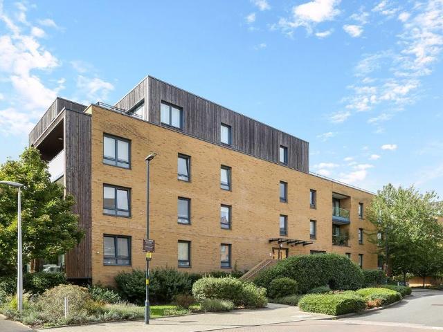 Apartment for rent in Horn Park, Greater London