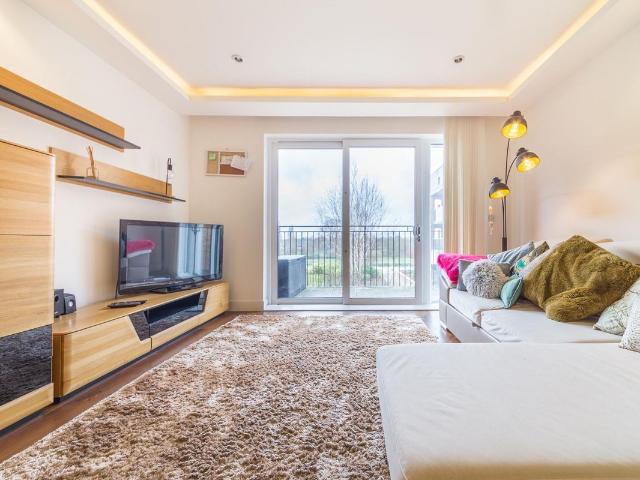 Apartment for rent in Horn Park, Greater London