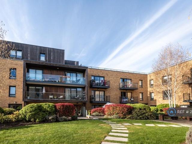 Apartment for rent in Horn Park, Greater London