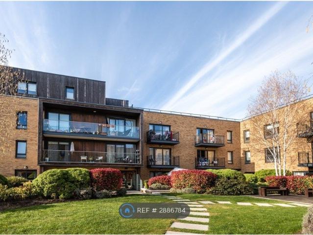 Apartment for rent in Horn Park, Greater London