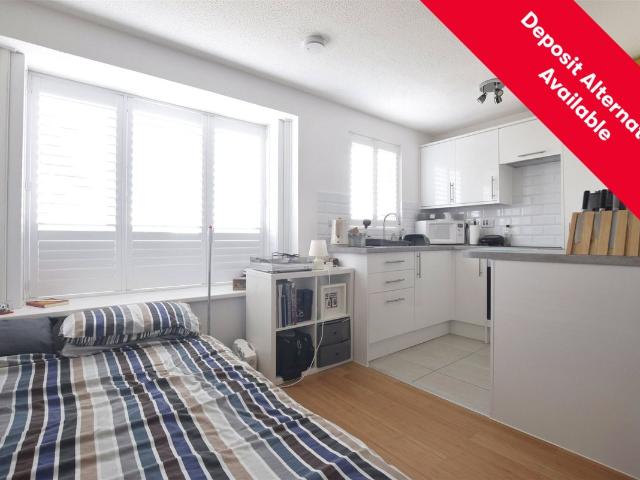 Studio for rent in Pamington, Gloucestershire