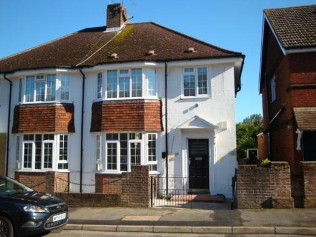 Apartment for rent in Boxgrove, Guildford
