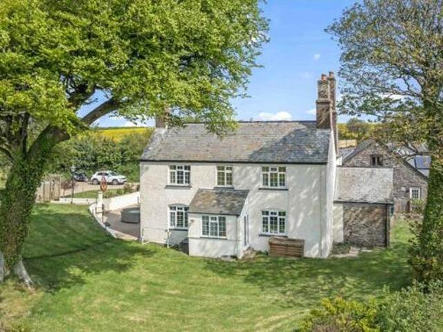 House for sale in Follaton, Strode