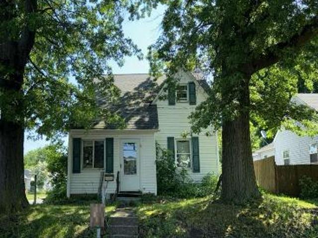 House for sale in Erie