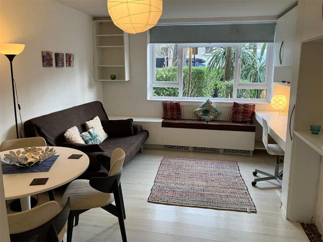 Studio for rent in Silchester Estate, Greater London