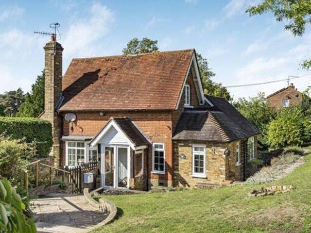 House for rent in Pachesham Park, Surrey