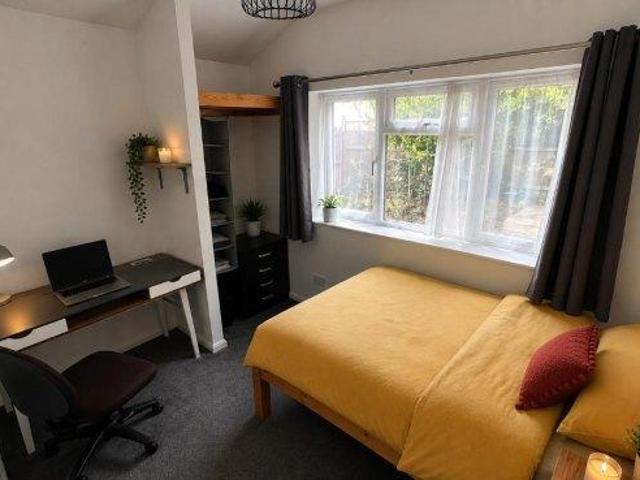 House for rent in Hales Place, The Bridge