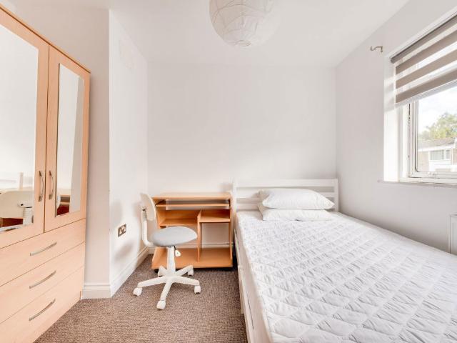 Apartment for rent in Hales Place, The Bridge